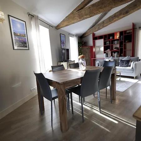 Appartement De Charme Au Marche Avec Parking La Rochelle  Exterior photo