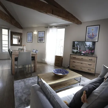 Appartement De Charme Au Marche Avec Parking La Rochelle  Exterior photo