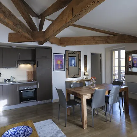 Appartement De Charme Au Marche Avec Parking La Rochelle  Exterior photo